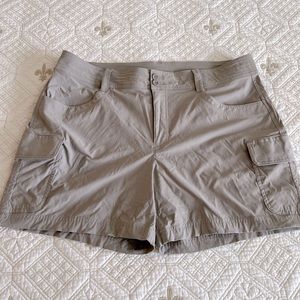 Sz 14 Eddie Bauer grey cargo shorts